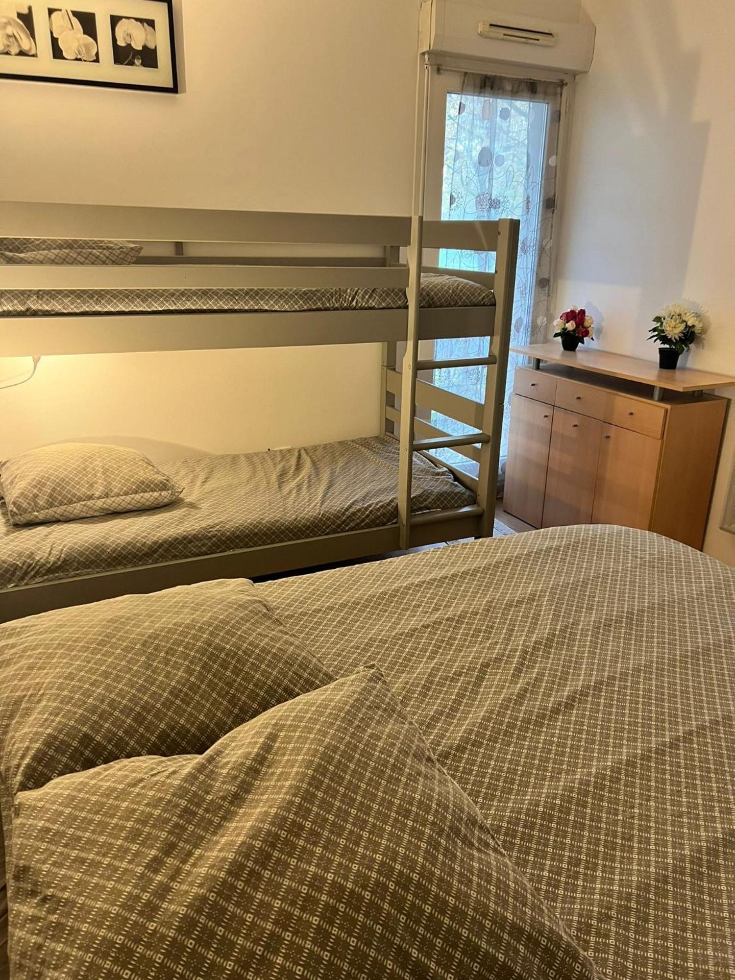 Appartement 5Min Gare Rer Disneyland Paris Val D'Europe La Vallee Village Parking Inclus Montevrain Exterior photo