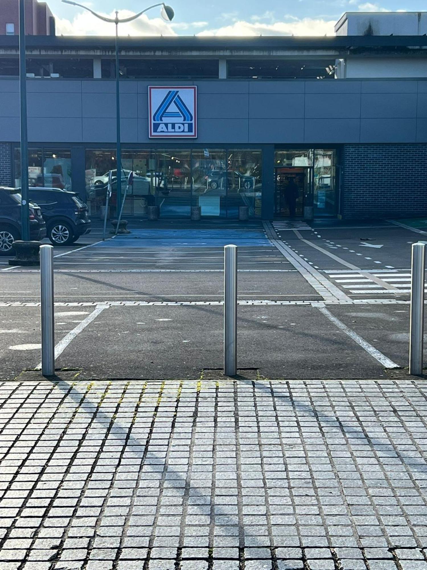 Appartement 5Min Gare Rer Disneyland Paris Val D'Europe La Vallee Village Parking Inclus Montevrain Exterior photo